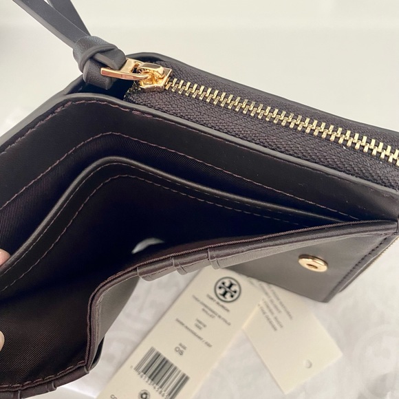 🌸NEW🌸❤️Tory Burch bifold wallet - Picture 6 of 9